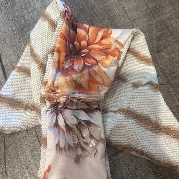 NWOT!! Maaji- Ocean Waves Sublime Classic Bikini Bottom - Floral/Brown - Large - Picture 8 of 10